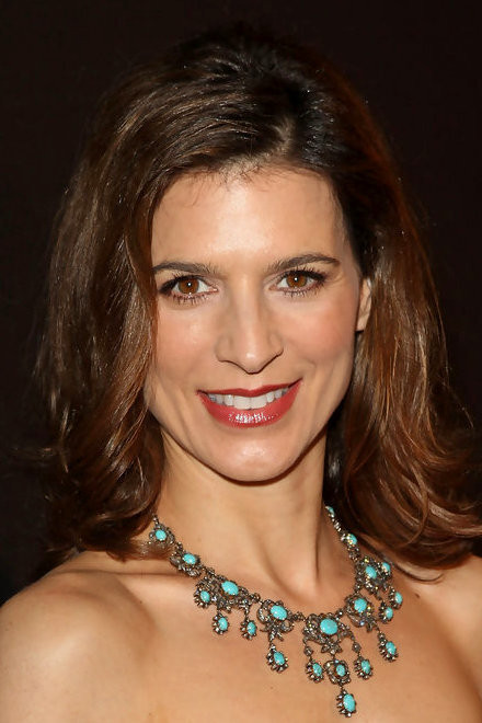 Perrey Reeves Profile